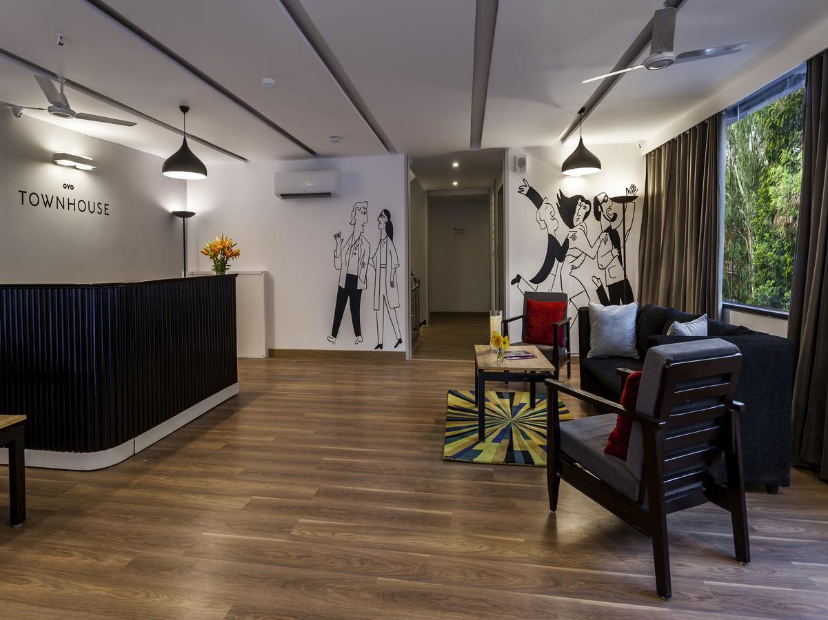 Hotel Oyo Townhouse 5 Jubilee Hills Hyderabad Exterior foto